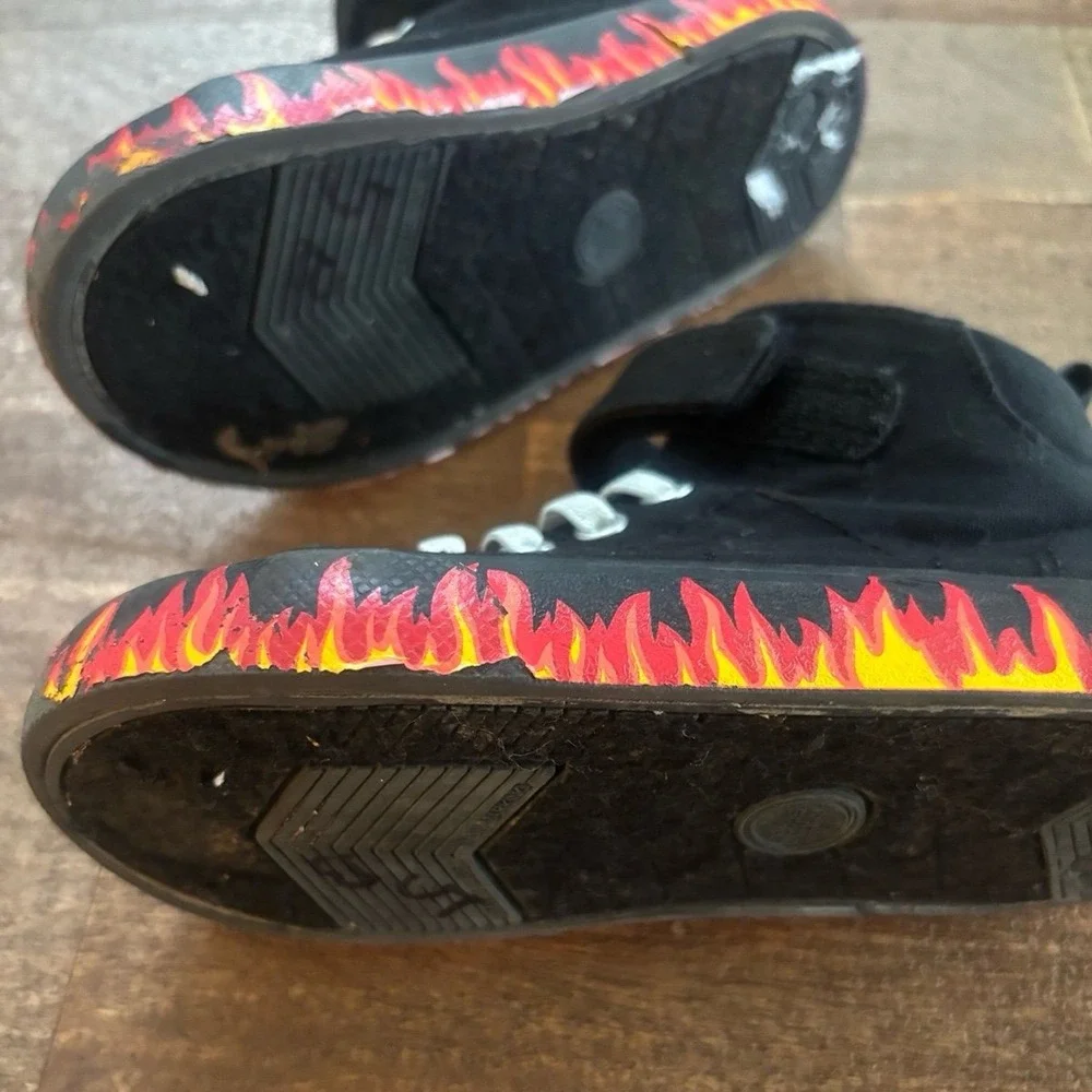 Toddler Boy High Top Sneakers Flames Soles size 8 by Wonder‎ Nation